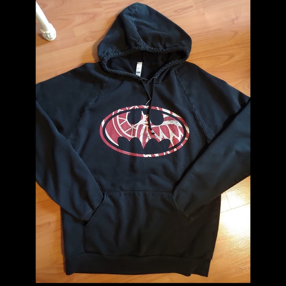 Red wings Batman hoodie - Picture 3 of 3
